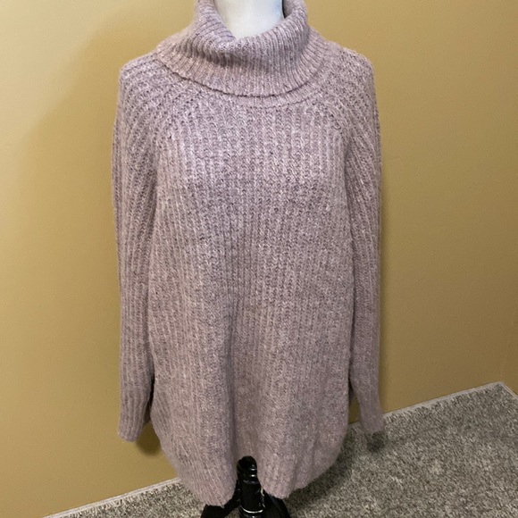 Old Navy Sweaters - Old Navy Turtleneck Sweater